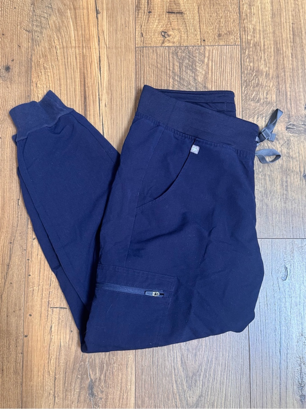 FIGS women’s small petite Zamora scrub pants - Navy Bue